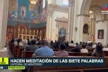 Fieles participan en Misa de las Siete Palabras en Monterrey