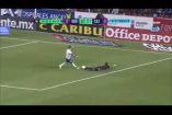 Velázquez le hizo penal a Camilo Sanvezzo 