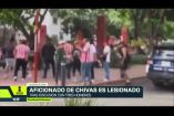 Un aficionado de Chivas fue golpeado por otro hombre en las inmediaciones del Parque Rojo, previo al partido contra Pumas. Tras la agresión cayó al suelo y fue atropellado por un automóvil. 

No te pierdas la Tercera Emisión de Imagen Noticias Guadalajara de lunes a viernes en punto de las 11:05 p.m. en el 3.1.

Síguenos en nuestras redes:

Instagram: https://www.instagram.com/imagentvgdl/
TikTok: https://www.tiktok.com/@imagennoticias
Twitter: https://twitter.com/ImagenTVGDL
Facebook: https://www.facebook.com/ImagenTVGDL/

Visita nuestro sitio Web: https://www.imagentv.com/guadalajara

Mantente siempre informado con las noticias sobre los acontecimientos más importantes a nivel nacional con Ricardo Camarena y Carolina Martínez.

¡Déjanos tus comentarios, da like, comparte y suscríbete!