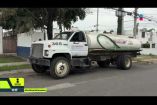 Hasta 40 pipas llegan al pozo 20 de Los Olivos 1, en Tlaquepaque. Vecinos denuncian extracción continua, maniobras peligrosas y baja presión; temen que el equipo de bombeo resulte dañado.