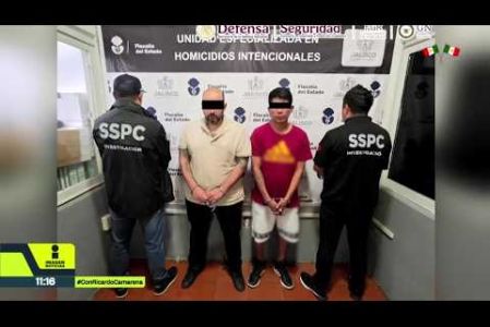 En Jalisco, 23 personas han sido detenidas por cobro de piso y extorsiones en Guadalajara, El Salto y Lagos de Moreno. Dos fueron capturadas por extorsionar al menos 77 sucursales del sector cárnico. 

No te pierdas la Tercera Emisión de Imagen Noticias Guadalajara de lunes a viernes en punto de las 11:05 p.m. en el 3.1.

Síguenos en nuestras redes:

Instagram: https://www.instagram.com/imagentvgdl/
TikTok: https://www.tiktok.com/@imagennoticias
Twitter: https://twitter.com/ImagenTVGDL
Facebook: https://www.facebook.com/ImagenTVGDL/

Visita nuestro sitio Web: https://www.imagentv.com/guadalajara

Mantente siempre informado con las noticias sobre los acontecimientos más importantes a nivel nacional con Ricardo Camarena y Carolina Martínez.

¡Déjanos tus comentarios, da like, comparte y suscríbete!