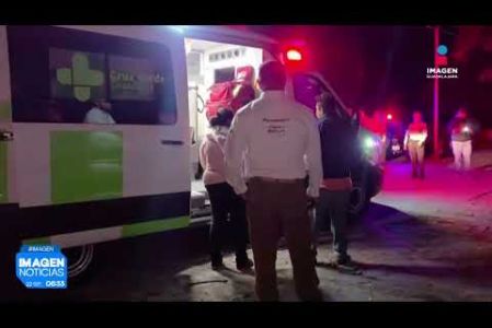 Un exmilitar de la tercera edad resultó gravemente herido tras ser atacado con un arma blanca durante un intento de asalto en las canchas del Parque Luis Quintanar, en el municipio de #Tonalá.

#NoticiasImagen

Síguenos en nuestras redes:

Instagram: https://www.instagram.com/imagentvgdl/
TikTok: https://www.tiktok.com/@imagennoticias
Twitter: https://twitter.com/ImagenTVGDL
Facebook: https://www.facebook.com/ImagenTVGDL/
Visita nuestro sitio Web: https://www.imagentv.com/guadalajara

Mantente siempre informado con las noticias sobre los acontecimientos más importantes a nivel nacional con Erick Breguer.

¡Déjanos tus comentarios, da like, comparte y suscríbete!