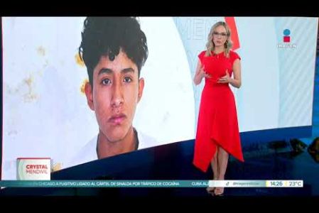 En las últimas imágenes que se tienen de él, se le ve caminando rumbo a su casa en Cuautitlán Izcalli, hasta que es interceptado por cuatro policías del Edomex.