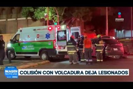 Un fuerte choque entre dos automóviles particulares movilizó a los cuerpos de rescate sobre la intersección de las calles Luis Pérez Verdía y Francisco Javier Gamboa, en la Col. Ladrón de Guevara de #Guadalajara.

#NoticiasImagen

Síguenos en nuestras redes:

Instagram: https://www.instagram.com/imagentvgdl/
TikTok: https://www.tiktok.com/@imagennoticias
Twitter: https://twitter.com/ImagenTVGDL
Facebook: https://www.facebook.com/ImagenTVGDL/
Visita nuestro sitio Web: https://www.imagentv.com/guadalajara

Mantente siempre informado con las noticias sobre los acontecimientos más importantes a nivel nacional con Erick Breguer.

¡Déjanos tus comentarios, da like, comparte y suscríbete!