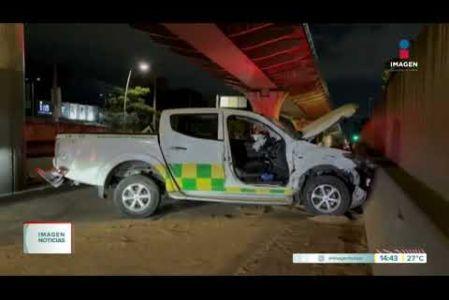 Un fuerte accidente vial se registró la noche de este miércoles sobre el cruce de la Av. Ávila Camacho y la Av. Américas, dejando como saldo tres mujeres lesionadas, todas pertenecientes a la Secretaría de Transporte del Estado.

#NoticiasImagen

Síguenos en nuestras redes:

Instagram: https://www.instagram.com/imagentvgdl/
TikTok: https://www.tiktok.com/@imagennoticias
Twitter: https://twitter.com/ImagenTVGDL
Facebook: https://www.facebook.com/ImagenTVGDL/
Visita nuestro sitio Web: https://www.imagentv.com/guadalajara

Mantente siempre informado con las noticias sobre los acontecimientos más importantes a nivel nacional con Carolina Martínez.

¡Déjanos tus comentarios, da like, comparte y suscríbete!