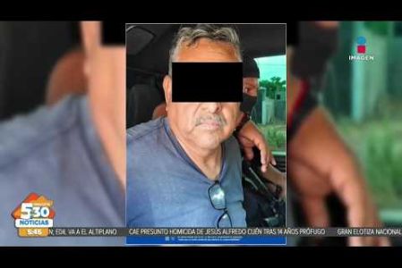 La Fiscalía de #Oaxaca detuvo al excomisionado de la policía municipal de #Juchitán señalado por su probable responsabilidad en delitos contra la seguridad del Estado, de acuerdo con la fiscalía, habría brindado protección a Los Cromos.

#NoticiasImagen #ImagenNoticias530 Visita nuestro sitio web: http://www.imagentv.com

No te pierdas Imagen Noticias 5:30 con Marlene Stahl, Nuria Gil y Adriana Treviño de lunes a viernes por Imagen Televisión.

TikTok 5:30: https://www.tiktok.com/@imagennoticias530 
TikTok Noticias: https://www.tiktok.com/@imagennoticias

Instagram 5:30: https://www.instagram.com/imagennoticias530 
Instagram Noticias: https://www.instagram.com/imagentvnoticias/

X 5:30: https://x.com/imagen530 
X Noticias: https://twitter.com/ImagenNoticias_
X Televisión: https://twitter.com/ImagenTVMex
 
Facebook Noticias: https://www.facebook.com/ImagenTVNoticias
 
Aquí encontrarás la mejor información nacional e internacional de Imagen Noticias con Francisco Zea, Nacho Lozano, Crystal Mendivil, Enrique Sánchez y Paola Rojas.