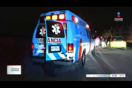 Dos jóvenes mujeres que viajaban a bordo de una motocicleta resultaron gravemente heridas tras un choque sobre la calle Cerro San Alonso, en el fraccionamiento Valle de Tejeda, en #Tlajomulco de Zúñiga.

#NoticiasImagen

Síguenos en nuestras redes:

Instagram: https://www.instagram.com/imagentvgdl/
TikTok: https://www.tiktok.com/@imagennoticias
Twitter: https://twitter.com/ImagenTVGDL
Facebook: https://www.facebook.com/ImagenTVGDL/
Visita nuestro sitio Web: https://www.imagentv.com/guadalajara

Mantente siempre informado con las noticias sobre los acontecimientos más importantes a nivel nacional con Carolina Martínez.

¡Déjanos tus comentarios, da like, comparte y suscríbete!