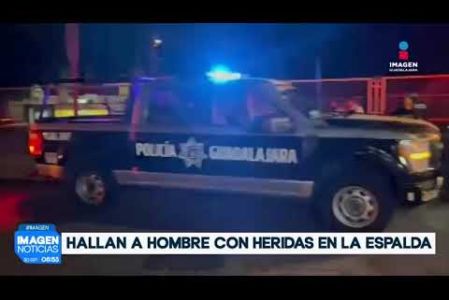 Un hombre fue encontrado agonizando con graves heridas en la espalda sobre la carpeta asfáltica de la Av. Cristóbal Colón, en la Col. Villa Guerrero, en #Guadalajara.

#NoticiasImagen

Síguenos en nuestras redes:

Instagram: https://www.instagram.com/imagentvgdl/
TikTok: https://www.tiktok.com/@imagennoticias
Twitter: https://twitter.com/ImagenTVGDL
Facebook: https://www.facebook.com/ImagenTVGDL/
Visita nuestro sitio Web: https://www.imagentv.com/guadalajara

Mantente siempre informado con las noticias sobre los acontecimientos más importantes a nivel nacional con Erick Breguer.

¡Déjanos tus comentarios, da like, comparte y suscríbete!
