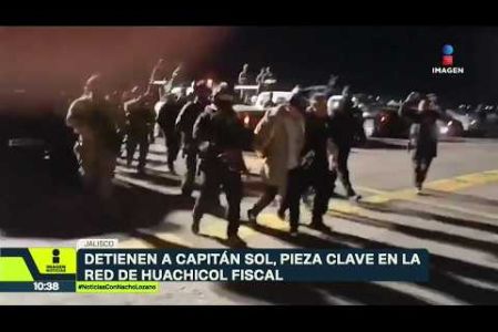 Miguel Ángel Solano Ruiz, el "Capitán Sol", fue detenido en un fraccionamiento de lujo en #Zapopan, #Jalisco. Sería uno de los personajes clave en la red huachicol fiscal, presuntamente se encargaba de distribuir sobornos por cada embarcación descargada.

#NoticiasImagen
#NoticiasConNachoLozano 

¡Como nadie en la noche! #ImagenNoticias con Nacho Lozano de lunes a viernes a las 10:30 pm en el 3.1 #ImagenTelevisión. 

Visita nuestro sitio Web: http://bit.ly/2nT2Wz5 

Síguenos en nuestras redes: 
Instagram: @imagentvnoticias 
Tiktok: @imagennoticias 
X: @ImagenNoticias_ 
Facebook: https://www.facebook.com/ImagenTVNoticias/ 

Aquí encontrarás la mejor información nacional e internacional de Imagen Noticias con Francisco Zea, Paola Rojas, Crystal Mendivil y Nacho Lozano.