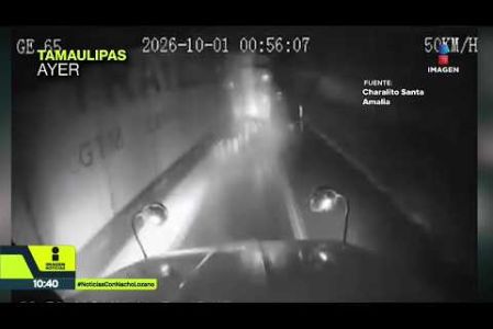 Un intento de rebase en una carretera de #Tamaulipas terminó en tragedia. Este es el momento exacto en el que Laura Flores, una transportista conocida como “La renegada”, quiso rebasar por el carril de sentido contrario y se encontró de frente con un tráiler:

#NoticiasImagen
#NoticiasConNachoLozano 

¡Como nadie en la noche! #ImagenNoticias con Nacho Lozano de lunes a viernes a las 10:30 pm en el 3.1 #ImagenTelevisión. 

Visita nuestro sitio Web: http://bit.ly/2nT2Wz5 

Síguenos en nuestras redes: 
Instagram: @imagentvnoticias 
Tiktok: @imagennoticias 
X: @ImagenNoticias_ 
Facebook: https://www.facebook.com/ImagenTVNoticias/ 

Aquí encontrarás la mejor información nacional e internacional de Imagen Noticias con Francisco Zea, Paola Rojas, Crystal Mendivil y Nacho Lozano.