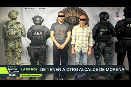 Otra vez un alcalde fue vinculado al crimen organizado, ahora en #Chiapas. Se trata del edil morenista de #Suchiapa, Jorge Lara, el exalcalde Alexis Nucamendi y 19 policías. ¿Cuál es el impacto real de la #OperaciónEnjambre? Esto nos dijo un experto: 

#NoticiasConNachoLozano
#NoticiasImagen 

¡Como nadie en la noche! #ImagenNoticias con Nacho Lozano de lunes a viernes a las 10:30 pm en el 3.1 #ImagenTelevisión. 

Visita nuestro sitio Web: http://bit.ly/2nT2Wz5 

Síguenos en nuestras redes: 
Instagram: @imagentvnoticias 
Tiktok: @imagennoticias 
X: @ImagenNoticias_ 
Facebook: https://www.facebook.com/ImagenTVNoticias/ 

Aquí encontrarás la mejor información nacional e internacional de Imagen Noticias con Francisco Zea, Paola Rojas, Crystal Mendivil y Nacho Lozano.