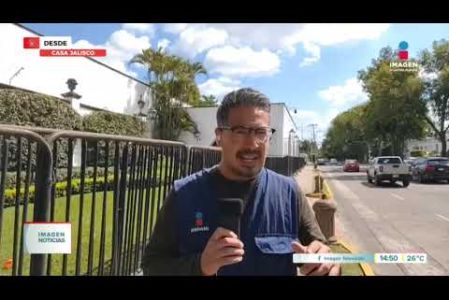 Presidentes municipales de la Zona Metropolitana de #Guadalajara mantienen una reunión a puerta cerrada en #CasaJalisco, convocada de urgencia por el gobernador #PabloLemus para abordar la crisis en el suministro del #SIAPA.

#NoticiasImagen

Síguenos en nuestras redes:

Instagram: https://www.instagram.com/imagentvgdl/
TikTok: https://www.tiktok.com/@imagennoticias
Twitter: https://twitter.com/ImagenTVGDL
Facebook: https://www.facebook.com/ImagenTVGDL/
Visita nuestro sitio Web: https://www.imagentv.com/guadalajara

Mantente siempre informado con las noticias sobre los acontecimientos más importantes a nivel nacional con Carolina Martínez.

¡Déjanos tus comentarios, da like, comparte y suscríbete!