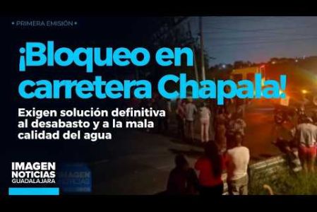 Vecinos de las colonias Las Pintitas y El Tapatío cerraron la Carretera a Chapala al cruce con Emiliano Zapata, en el municipio de San Pedro #Tlaquepaque, para exigir una solución definitiva al desabasto y a la mala calidad del agua.

#NoticiasImagen

Síguenos en nuestras redes:

Instagram: https://www.instagram.com/imagentvgdl/
TikTok: https://www.tiktok.com/@imagennoticias
Twitter: https://twitter.com/ImagenTVGDL
Facebook: https://www.facebook.com/ImagenTVGDL/
Visita nuestro sitio Web: https://www.imagentv.com/guadalajara

Mantente siempre informado con las noticias sobre los acontecimientos más importantes a nivel nacional con Erick Breguer.

¡Déjanos tus comentarios, da like, comparte y suscríbete!