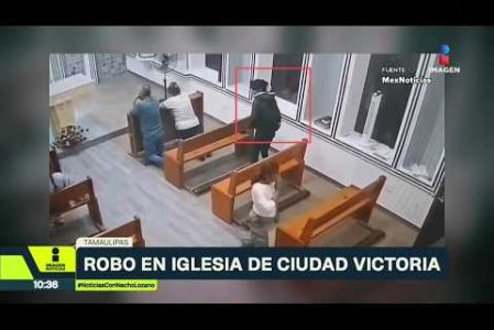 ¡En tan solo 22 segundos! En la Iglesia La Divina Providencia en Ciudad Victoria, #Tamaulipas, dos mujeres aprovecharon que la víctima se encontraba hincada rezando para robarle lo que parece ser una bolsa. 

#NoticiasConNachoLozano
#NoticiasImagen 

¡Como nadie en la noche! #ImagenNoticias con Nacho Lozano de lunes a viernes a las 10:30 pm en el 3.1 #ImagenTelevisión. 

Visita nuestro sitio Web: http://bit.ly/2nT2Wz5 

Síguenos en nuestras redes: 
Instagram: @imagentvnoticias 
Tiktok: @imagennoticias 
X: @ImagenNoticias_ 
Facebook: https://www.facebook.com/ImagenTVNoticias/ 

Aquí encontrarás la mejor información nacional e internacional de Imagen Noticias con Francisco Zea, Paola Rojas, Crystal Mendivil y Nacho Lozano.