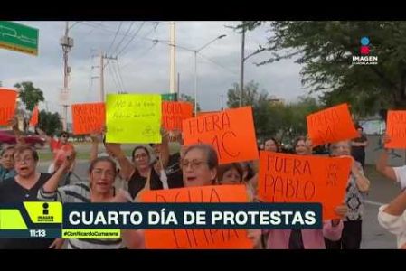 Mientras se concretan las soluciones a la crisis hídrica, vecinos mantienen las protestas para exigir agua limpia y segura. Ya son cuatro días consecutivos de manifestaciones en distintos puntos de la ZMG.