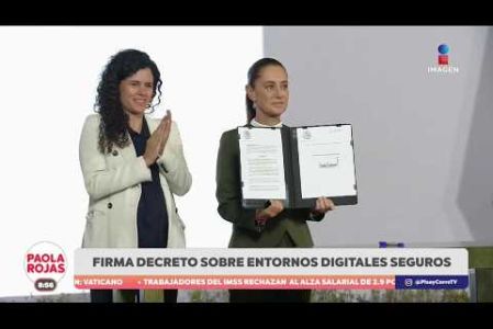 Durante una transmisión en vivo, Claudia Sheinbaum habló sobre la regulación de contenidos violentos en redes sociales; además, firmó un decreto para promover entornos digitales seguros.