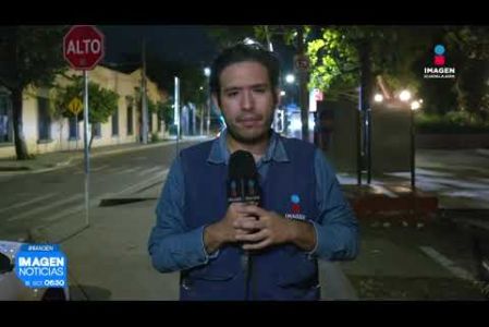 El cuerpo sin vida de una mujer con un tiempo de evolución cadavérica estimado en un mes fue localizado dentro de una parcela en las inmediaciones del fraccionamiento Valle de los Molinos, en #Zapopan.