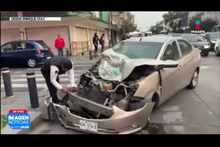 Un choque entre un automóvil particular y una unidad del transporte público se registró en el cruce de la avenida Enrique Díaz de León y la calle José María Morelos, en la Col. Americana de #Guadalajara.

#NoticiasImagen

Síguenos en nuestras redes:

Instagram: https://www.instagram.com/imagentvgdl/
TikTok: https://www.tiktok.com/@imagennoticias
Twitter: https://twitter.com/ImagenTVGDL
Facebook: https://www.facebook.com/ImagenTVGDL/
Visita nuestro sitio Web: https://www.imagentv.com/guadalajara

Mantente siempre informado con las noticias sobre los acontecimientos más importantes a nivel nacional con Erick Breguer.

¡Déjanos tus comentarios, da like, comparte y suscríbete!