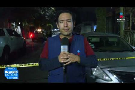 Dos hombres de entre 25 y 30 años fueron asesinados a tiros durante la madrugada en el cruce de las calles Roma y Padua, en el fraccionamiento Hacienda Santa Fe, en #Tlajomulco de Zúñiga.