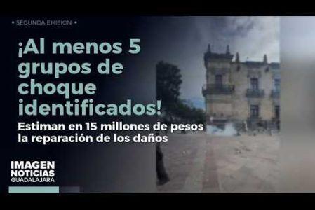Autoridades de #Jalisco estiman en 15 millones de pesos la reparación de los daños causados al Palacio de Gobierno y recintos aledaños tras los disturbios en la marcha por el agua. El secretario de Seguridad, Juan Pablo Hernández, confirmó que 15 policías resultaron lesionados por grupos de choque organizados que buscaban confrontar a los elementos.

#NoticiasImagen

Síguenos en nuestras redes:

Instagram: https://www.instagram.com/imagentvgdl/
TikTok: https://www.tiktok.com/@imagennoticias
Twitter: https://twitter.com/ImagenTVGDL
Facebook: https://www.facebook.com/ImagenTVGDL/
Visita nuestro sitio Web: https://www.imagentv.com/guadalajara

Mantente siempre informado con las noticias sobre los acontecimientos más importantes a nivel nacional con Carolina Martínez.

¡Déjanos tus comentarios, da like, comparte y suscríbete!