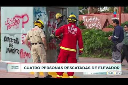 Cuatro mujeres quedaron atrapadas dentro de un elevador en el acceso de la estación Juárez del #TrenLigero, en la intersección de Calzada del Federalismo y Av. Juárez, en la zona centro de #Guadalajara.

#NoticiasImagen

Síguenos en nuestras redes:

Instagram: https://www.instagram.com/imagentvgdl/
TikTok: https://www.tiktok.com/@imagennoticias
Twitter: https://twitter.com/ImagenTVGDL
Facebook: https://www.facebook.com/ImagenTVGDL/
Visita nuestro sitio Web: https://www.imagentv.com/guadalajara

Mantente siempre informado con las noticias sobre los acontecimientos más importantes a nivel nacional con Carolina Martínez.

¡Déjanos tus comentarios, da like, comparte y suscríbete!