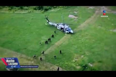 Fuerzas federales y estatales detuvieron a Jesús “N”, El Talibán, y 4 cómplices del Cártel del Pacífico, durante dos operativos en #Sinaloa. Se trata de una persona de confianza de “Beny 17”, jefe regional de Los Chapitos. Les decomisaron armamento y equipo táctico:

#NoticiasConNachoLozano
#NoticiasImagen 

¡Como nadie en la noche! #ImagenNoticias con Nacho Lozano de lunes a viernes a las 10:30 pm en el 3.1 #ImagenTelevisión. 

Visita nuestro sitio Web: http://bit.ly/2nT2Wz5 

Síguenos en nuestras redes: 
Instagram: @imagentvnoticias 
Tiktok: @imagennoticias 
X: @ImagenNoticias_ 
Facebook: https://www.facebook.com/ImagenTVNoticias/ 

Aquí encontrarás la mejor información nacional e internacional de Imagen Noticias con Francisco Zea, Paola Rojas, Crystal Mendivil y Nacho Lozano.