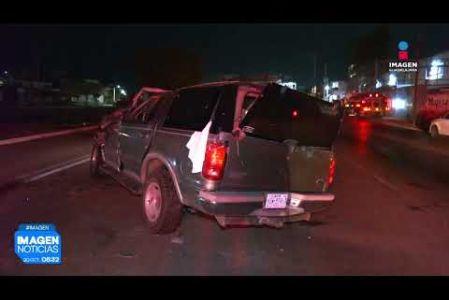 Una camioneta volcó y quedó destrozada tras estrellarse contra un árbol en el cruce de Periférico Oriente y la Av. Malecón, en los límites de #Guadalajara y #Tonalá. Pese a la severidad del impacto y las labores de rescate movilizadas tras el reporte, los cuerpos de emergencia y autoridades no encontraron a ningún ocupante en el sitio.

#NoticiasImagen

Síguenos en nuestras redes:

Instagram: https://www.instagram.com/imagentvgdl/
TikTok: https://www.tiktok.com/@imagennoticias
Twitter: https://twitter.com/ImagenTVGDL
Facebook: https://www.facebook.com/ImagenTVGDL/
Visita nuestro sitio Web: https://www.imagentv.com/guadalajara

Mantente siempre informado con las noticias sobre los acontecimientos más importantes a nivel nacional con Erick Breguer.

¡Déjanos tus comentarios, da like, comparte y suscríbete!