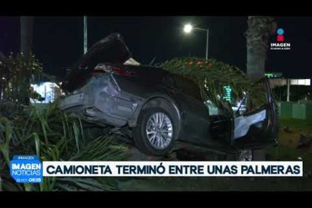 Un fuerte accidente vial se registró en el cruce de las avenidas Mariano Otero y López Mateos, luego de que el conductor de una camioneta perdiera el control y se impactara contra el camellón, llegando a partir en dos una palmera.

#NoticiasImagen

Síguenos en nuestras redes:

Instagram: https://www.instagram.com/imagentvgdl/
TikTok: https://www.tiktok.com/@imagennoticias
Twitter: https://twitter.com/ImagenTVGDL
Facebook: https://www.facebook.com/ImagenTVGDL/
Visita nuestro sitio Web: https://www.imagentv.com/guadalajara

Mantente siempre informado con las noticias sobre los acontecimientos más importantes a nivel nacional con Erick Breguer.

¡Déjanos tus comentarios, da like, comparte y suscríbete!