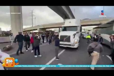 En la carretera México-Toluca, el plantón para exigir una reunión con las autoridades del Estado de México por parte del colectivo de búsqueda Mariposas Buscando Corazones y Justicia se extendió más de 30 horas.

#NoticiasImagen #ImagenNoticias530 Visita nuestro sitio web: http://www.imagentv.com

No te pierdas Imagen Noticias 5:30 con Marlene Stahl, Nuria Gil y Adriana Treviño de lunes a viernes por Imagen Televisión.

TikTok 5:30: https://www.tiktok.com/@imagennoticias530 
TikTok Noticias: https://www.tiktok.com/@imagennoticias

Instagram 5:30: https://www.instagram.com/imagennoticias530 
Instagram Noticias: https://www.instagram.com/imagentvnoticias/

X 5:30: https://x.com/imagen530 
X Noticias: https://twitter.com/ImagenNoticias_
X Televisión: https://twitter.com/ImagenTVMex
 
Facebook Noticias: https://www.facebook.com/ImagenTVNoticias
 
Aquí encontrarás la mejor información nacional e internacional de Imagen Noticias con Francisco Zea, Nacho Lozano, Crystal Mendivil, Enrique Sánchez y Paola Rojas.