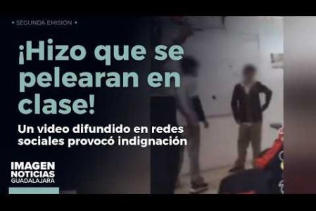 Un video difundido en redes sociales provocó indignación al mostrar cómo se alentaba una pelea entre dos estudiantes dentro de un aula en la Secundaria Técnica 140, ubicada en la Col. Parques del Auditorio, en #Zapopan. 

#NoticiasImagen

Síguenos en nuestras redes:

Instagram: https://www.instagram.com/imagentvgdl/
TikTok: https://www.tiktok.com/@imagennoticias
Twitter: https://twitter.com/ImagenTVGDL
Facebook: https://www.facebook.com/ImagenTVGDL/
Visita nuestro sitio Web: https://www.imagentv.com/guadalajara

Mantente siempre informado con las noticias sobre los acontecimientos más importantes a nivel nacional con Carolina Martínez.

¡Déjanos tus comentarios, da like, comparte y suscríbete!