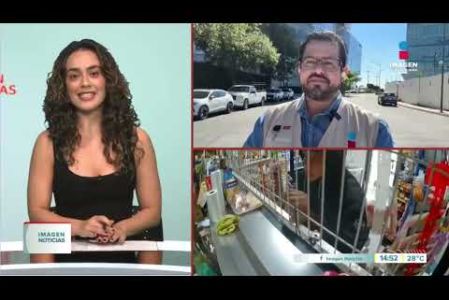 Un sujeto armado asaltó una tiendita de abarrotes en el municipio de #Guadalajara, despojando del dinero en efectivo a la dependiente tras encañonarla con una pistola a través de los barrotes de protección del establecimiento.

#NoticiasImagen

Síguenos en nuestras redes:

Instagram: https://www.instagram.com/imagentvgdl/
TikTok: https://www.tiktok.com/@imagennoticias
Twitter: https://twitter.com/ImagenTVGDL
Facebook: https://www.facebook.com/ImagenTVGDL/
Visita nuestro sitio Web: https://www.imagentv.com/guadalajara

Mantente siempre informado con las noticias sobre los acontecimientos más importantes a nivel nacional con Carolina Martínez.

¡Déjanos tus comentarios, da like, comparte y suscríbete!