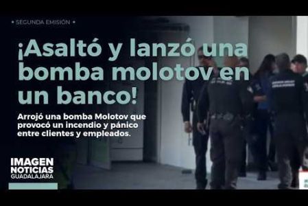 Una mujer de entre 35 y 40 años asaltó un banco en #PlazaAtemajac tras exigir dinero con una nota amenazante; al obtener el botín, arrojó una bomba Molotov que provocó un incendio y pánico entre clientes y empleados.

#NoticiasImagen

Síguenos en nuestras redes:

Instagram: https://www.instagram.com/imagentvgdl/
TikTok: https://www.tiktok.com/@imagennoticias
Twitter: https://twitter.com/ImagenTVGDL
Facebook: https://www.facebook.com/ImagenTVGDL/
Visita nuestro sitio Web: https://www.imagentv.com/guadalajara

Mantente siempre informado con las noticias sobre los acontecimientos más importantes a nivel nacional con Carolina Martínez.

¡Déjanos tus comentarios, da like, comparte y suscríbete!