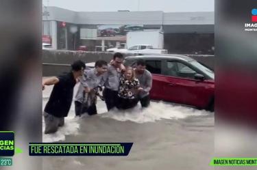 "No me iba a salvar": mujer rescatada en Monterrey 