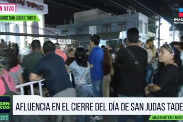 Fieles católicos piden a San Judas Tadeo en Monterrey 