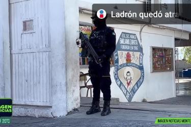 "No traía armas ni secuestró a la maestra": madre de menor