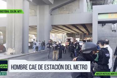 Hombre cae desde una estación de Metrorrey 