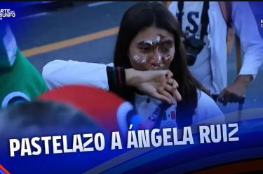 Ángela Ruiz recibió un pastelazo en París por su cumpleaños