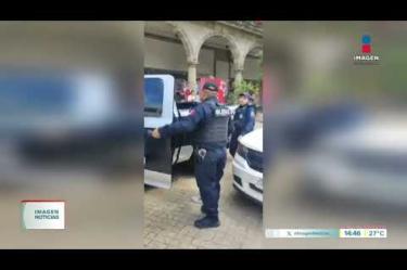 El comisario de Seguridad Pública de #Guadalajara, Ismael Ramírez, descartó que la detención de un ciudadano en el Centro Histórico se haya debida a los reclamos expresados contra el gobernador #PabloLemus por el desabasto de agua.
#NoticiasImagen
Síguenos en nuestras redes:
Instagram: https://www.instagram.com/imagentvgdl/
TikTok: https://www.tiktok.com/@imagennoticias
Twitter: https://twitter.com/ImagenTVGDL
Facebook: https://www.facebook.com/ImagenTVGDL/
Visita nuestro sitio Web: https://www.imagentv.com/guadalajara
Mantente siempre informado con las noticias sobre los acontecimientos más importantes a nivel nacional con Carolina Martínez.
¡Déjanos tus comentarios, da like, comparte y suscríbete!