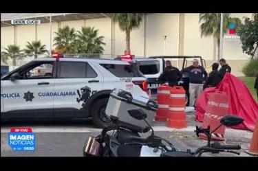 Una intensa movilización de corporaciones de seguridad se registró en el estacionamiento del Centro Universitario de Ciencias Exactas e Ingenierías (#CUCEI), sobre la avenida Revolución, tras el reporte de una mujer de aproximadamente 40 años que se encontraba desvestida y alterando el orden público.
#NoticiasImagen
Síguenos en nuestras redes:
Instagram: https://www.instagram.com/imagentvgdl/
TikTok: https://www.tiktok.com/@imagennoticias
Twitter: https://twitter.com/ImagenTVGDL
Facebook: https://www.facebook.com/ImagenTVGDL/
Visita nuestro sitio Web: https://www.imagentv.com/guadalajara
Mantente siempre informado con las noticias sobre los acontecimientos más importantes a nivel nacional con Erick Breguer.
¡Déjanos tus comentarios, da like, comparte y suscríbete!