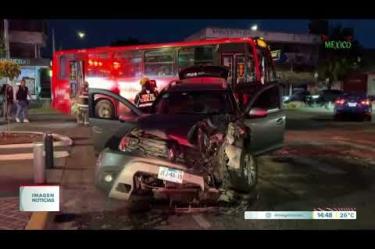 Un aparatoso accidente registrado durante las primeras horas de la mañana en la intersección de la Av. Niños Héroes y la Calzada del Federalismo, en la Col. Mexicaltzingo, dejó severos daños materiales tras la colisión de un camión de la ruta 604 y un vehículo compacto.
#NoticiasImagen
Síguenos en nuestras redes:
Instagram: https://www.instagram.com/imagentvgdl/
TikTok: https://www.tiktok.com/@imagennoticias
Twitter: https://twitter.com/ImagenTVGDL
Facebook: https://www.facebook.com/ImagenTVGDL/
Visita nuestro sitio Web: https://www.imagentv.com/guadalajara
Mantente siempre informado con las noticias sobre los acontecimientos más importantes a nivel nacional con Carolina Martínez.
¡Déjanos tus comentarios, da like, comparte y suscríbete!