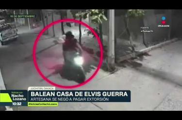 Por negarse a pagar una #extorsión de 200 mil pesos, balearon la casa de la diseñadora, artesana muxe y poeta de Juchitán, #Oaxaca, #ElvisGuerra. Se trata de la mujer que bordó el vestido que la presidenta Claudia Sheinbaum usó el 15 de septiembre.
#NoticiasConNachoLozano
#NoticiasImagen
¡Como nadie en la noche! #ImagenNoticias con Nacho Lozano de lunes a viernes a las 10:30 pm en el 3.1 #ImagenTelevisión.
Visita nuestro sitio Web: http://bit.ly/2nT2Wz5
Síguenos en nuestras redes:
Instagram: @imagentvnoticias
Tiktok: @imagennoticias
X: @ImagenNoticias_
Facebook: https://www.facebook.com/ImagenTVNoticias/
Aquí encontrarás la mejor información nacional e internacional de Imagen Noticias con Francisco Zea, Paola Rojas, Crystal Mendivil y Nacho Lozano.