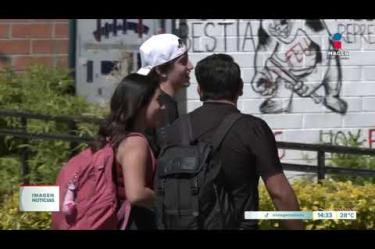 La Universidad de Guadalajara (UdeG) confirmó que las actividades académicas y administrativas se mantienen de forma regular en los planteles de la Costa jalisciense, a pesar del avance del #HuracánPolo por el Océano Pacífico.
#NoticiasImagen
Síguenos en nuestras redes:
Instagram: https://www.instagram.com/imagentvgdl/
TikTok: https://www.tiktok.com/@imagennoticias
Twitter: https://twitter.com/ImagenTVGDL
Facebook: https://www.facebook.com/ImagenTVGDL/
Visita nuestro sitio Web: https://www.imagentv.com/guadalajara
Mantente siempre informado con las noticias sobre los acontecimientos más importantes a nivel nacional con Carolina Martínez.
¡Déjanos tus comentarios, da like, comparte y suscríbete!