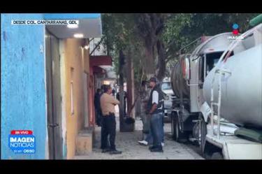 Un operativo para dar cumplimiento a una orden de aprehensión judicial por el delito de abuso sexual infantil terminó con un sujeto lesionado por arma de fuego en el cruce de las calles Adrián Puga y Cándido Carlín, en la Col. Cantarranas de #Guadalajara.
#NoticiasImagen
Síguenos en nuestras redes:
Instagram: https://www.instagram.com/imagentvgdl/
TikTok: https://www.tiktok.com/@imagennoticias
Twitter: https://twitter.com/ImagenTVGDL
Facebook: https://www.facebook.com/ImagenTVGDL/
Visita nuestro sitio Web: https://www.imagentv.com/guadalajara
Mantente siempre informado con las noticias sobre los acontecimientos más importantes a nivel nacional con Erick Breguer.
¡Déjanos tus comentarios, da like, comparte y suscríbete!