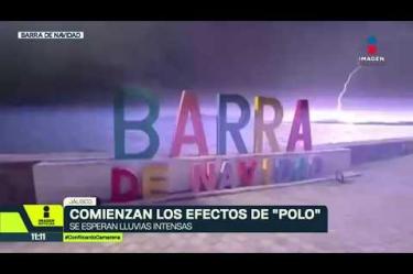 El huracán Polo recuperó fuerza y alcanzó nuevamente la categoría 5. En Barra de Navidad, Jalisco, ya se registra marea alta y lluvia ligera; autoridades prevén lluvias intensas durante la noche y madrugada.
No te pierdas la Tercera Emisión de Imagen Noticias Guadalajara de lunes a viernes en punto de las 11:05 p.m. en el 3.1.
Síguenos en nuestras redes:
Instagram: https://www.instagram.com/imagentvgdl/
TikTok: https://www.tiktok.com/@imagennoticias
Twitter: https://twitter.com/ImagenTVGDL
Facebook: https://www.facebook.com/ImagenTVGDL/
Visita nuestro sitio Web: https://www.imagentv.com/guadalajara
Mantente siempre informado con las noticias sobre los acontecimientos más importantes a nivel nacional con Ricardo Camarena y Carolina Martínez.
¡Déjanos tus comentarios, da like, comparte y suscríbete!