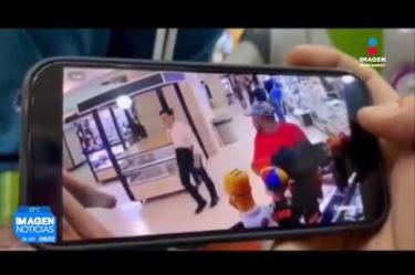 Roban muñeco coleccionable de Chucky en Monterrey. 

No te pierdas Imagen Noticias Monterrey con Brenda Cavazos de lunes a viernes por Imagen Televisión Monterrey.

Síguenos en nuestras redes
Instagram: https://www.instagram.com/imagentvmonterrey/
Twitter: https://twitter.com/ImagenTVMTY
Facebook: https://www.facebook.com/ImagenTVMTY/

Mantente siempre informado con las noticias sobre los acontecimientos más importantes a nivel nacional con Claudia Ovalle y Brenda Cavazos.


¡Dale like y suscríbete!