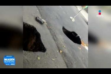Un comerciante de la tercera edad cayó accidentalmente dentro de un socavón mientras transitaba en su triciclo de venta de frituras sobre la calle Santa Clemencia, entre las calles 52 y 54, en el municipio de #Guadalajara.
#NoticiasImagen
Síguenos en nuestras redes:
Instagram: https://www.instagram.com/imagentvgdl/
TikTok: https://www.tiktok.com/@imagennoticias
Twitter: https://twitter.com/ImagenTVGDL
Facebook: https://www.facebook.com/ImagenTVGDL/
Visita nuestro sitio Web: https://www.imagentv.com/guadalajara
Mantente siempre informado con las noticias sobre los acontecimientos más importantes a nivel nacional con Erick Breguer.
¡Déjanos tus comentarios, da like, comparte y suscríbete!