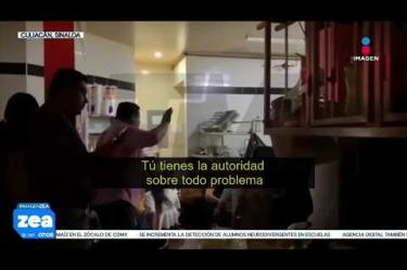 Así fue como los comensales de un restaurante en Culiacán, Sinaloa, se resguardaron y se pusieron a rezar después de que un grupo armado entró al lugar y atacó a los presentes, hecho que dejó a una persona sin vida y siete heridos.