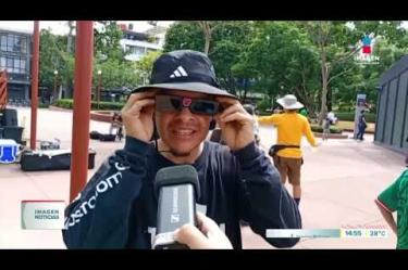 Decenas de personas de todas las edades se congregaron en el #ParqueRojo para participar en un taller gratuito de observación del Sol. La actividad fue coordinada por la agrupación #TribuCulturaAstronómica y Cultura Guadalajara para fomentar la divulgación científica entre las familias tapatías.
#NoticiasImagen
Síguenos en nuestras redes:
Instagram: https://www.instagram.com/imagentvgdl/
TikTok: https://www.tiktok.com/@imagennoticias
Twitter: https://twitter.com/ImagenTVGDL
Facebook: https://www.facebook.com/ImagenTVGDL/
Visita nuestro sitio Web: https://www.imagentv.com/guadalajara
Mantente siempre informado con las noticias sobre los acontecimientos más importantes a nivel nacional con Carolina Martínez.
¡Déjanos tus comentarios, da like, comparte y suscríbete!