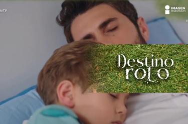 Un encuentro inesperado desata emociones encontradas. Toprak lucha con las consecuencias de sus acciones pasadas, mientras intenta reconstruir su vida y su familia. ¿Podrá superar el trauma y la confusión que lo rodean o se consumirá en el pasado?<br /><br />La salud de Burak se deteriora, y la necesidad de una figura maternal se vuelve imperativa. Los caminos de Fidan y Toprak vuelven a cruzarse, sembrando la duda y la esperanza. ¿Será Fidan la pieza que falta para sanar a Burak y reunir a esta familia rota?<br /><br />Mientras tanto, secretos del pasado amenazan con salir a la luz, poniendo a prueba la confianza y el amor. Descubre los giros que deparan los próximos episodios.<br /><br />#DestinoRoto #FuerzaFamiliar #SecretosDelPasado