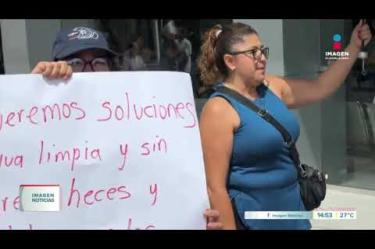 Habitantes de las colonias Santa Marta y El Pedregal, en el municipio de #Tonalá, se concentraron afuera de las oficinas centrales del #SIAPA para exigir una solución inmediata al desabasto y la pésima calidad del agua potable.

#NoticiasImagen

Síguenos en nuestras redes:

Instagram: https://www.instagram.com/imagentvgdl/
TikTok: https://www.tiktok.com/@imagennoticias
Twitter: https://twitter.com/ImagenTVGDL
Facebook: https://www.facebook.com/ImagenTVGDL/
Visita nuestro sitio Web: https://www.imagentv.com/guadalajara

Mantente siempre informado con las noticias sobre los acontecimientos más importantes a nivel nacional con Carolina Martínez.

¡Déjanos tus comentarios, da like, comparte y suscríbete!